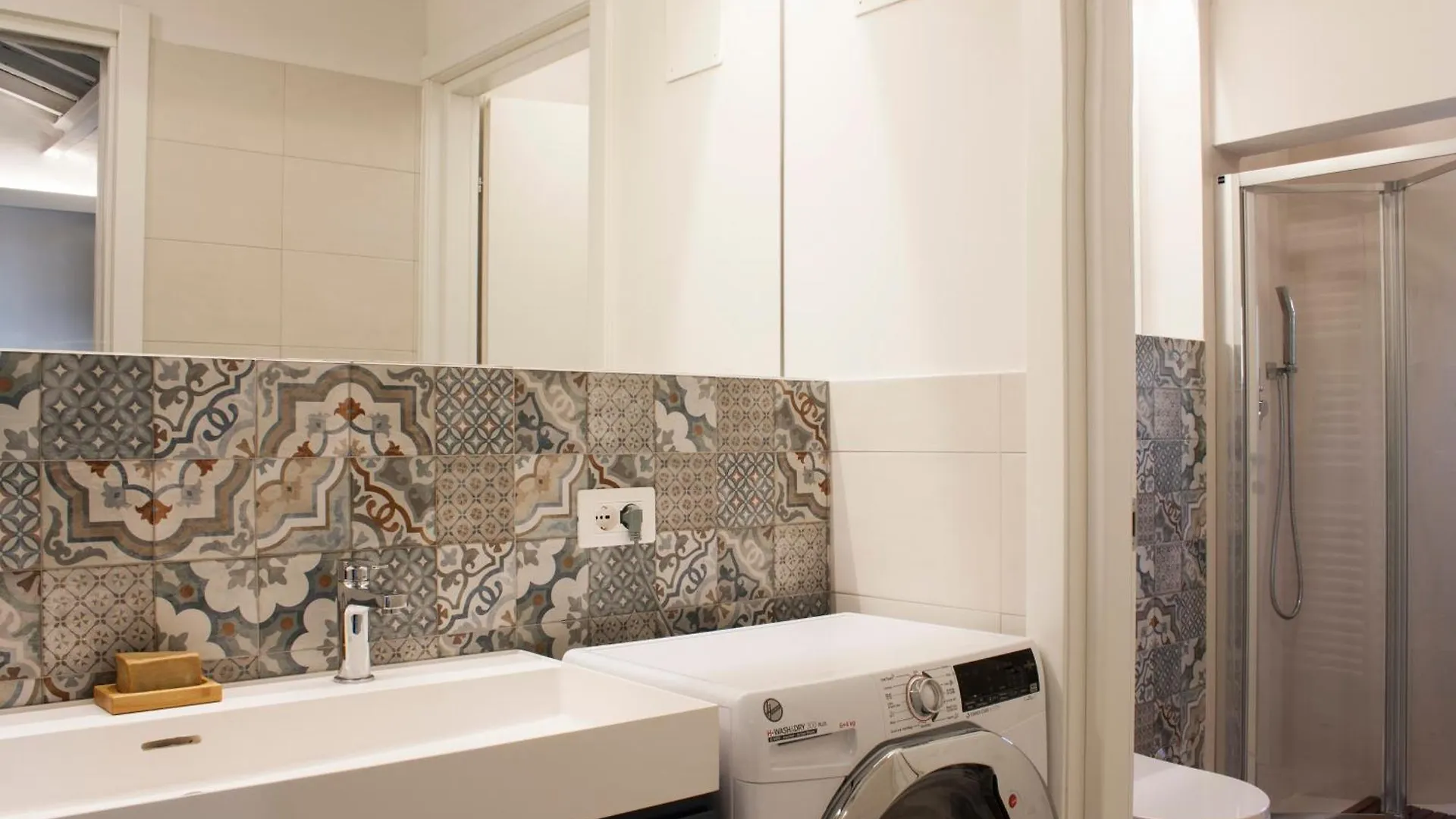 Bright Gem In The Heart Of Florence Apartment
